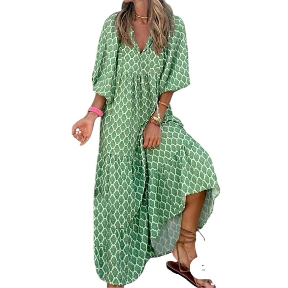 Elegant Green Geometric Long  Dress size medium